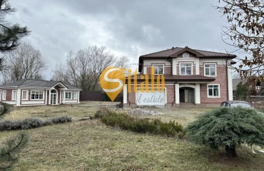 Photo House, for sale. Vyshenky