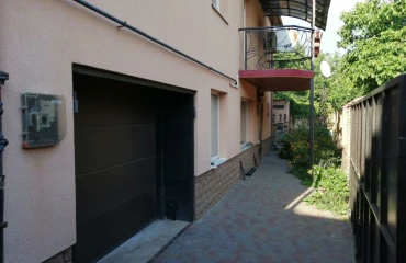 Photo House, for sale. Poltava Шевченковский (Октябрьский)
