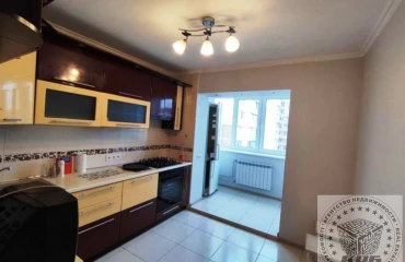 Foto Tres Ambientes piso, en venta. Kyiv Святошинский, Akademmistsechko