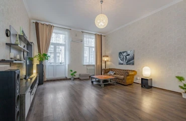 Photo Three-Room flat, to rent. Kyiv Печерский район, Khreshchatyk
