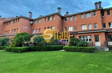 Photo House, for sale. Pliuty