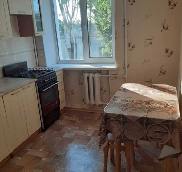 Foto 1. Tres Ambientes piso, para alquilar. Poltava Шевченковский (Октябрьский)