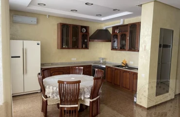 Foto Dos Ambientes piso, en venta. Kyiv Шевченковский, Dorohizhi