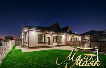 Photo House, for sale. Zaporizhzhia Хортицкий