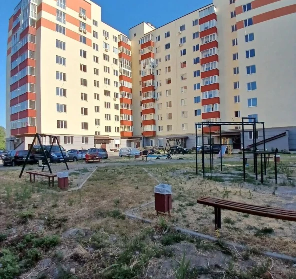 Zdjęcie 1. Czteropokojowe mieszkanie, na sprzedaż. Poltava Подольский