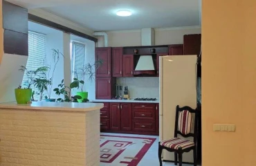 Zdjęcie Czteropokojowe mieszkanie, na sprzedaż. Poltava Киевский