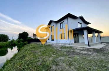 Photo House, for sale. Hnidyn