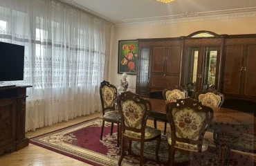 Foto Tres Ambientes piso, en venta. Kyiv Святошинский, Zhytomyrska