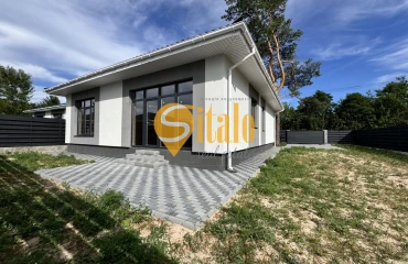 Photo House, for sale. Bilohorodka