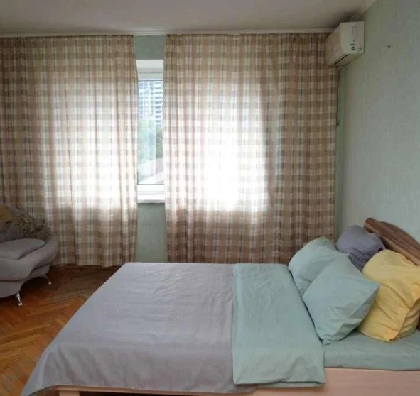 Foto 1. Tres Ambientes piso, en venta. Kyiv