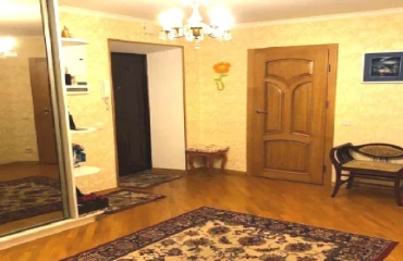 Zdjęcie Trzypokojowe mieszkanie, na sprzedaż. Kyiv Соломенский район, Vokzalna