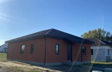 Photo House, for sale. Putrivka