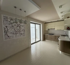 Фото 2. Четырехкомнатная квартира, продаж. Полтава