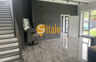 Photo House, for sale. Pidhirtsi