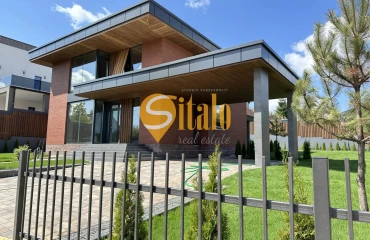 Photo House, for sale. Lisnyky