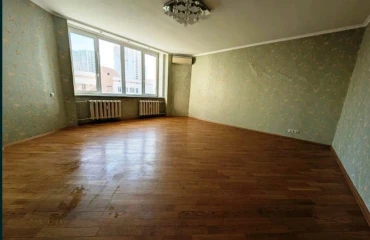 Фото Четырехкомнатная квартира, продаж. Київ Дарницкий район, Позняки