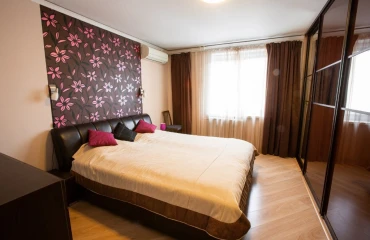Foto Tres Ambientes piso, en venta. Kyiv Днепровский район, Darnytsia