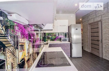 Fotografie Trei Camere apartament, de închiriat. Odesa Приморский