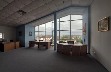 Fotografie Comercială, de închiriat. Hatne