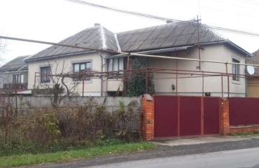 Photo House, for sale. Pavshyno