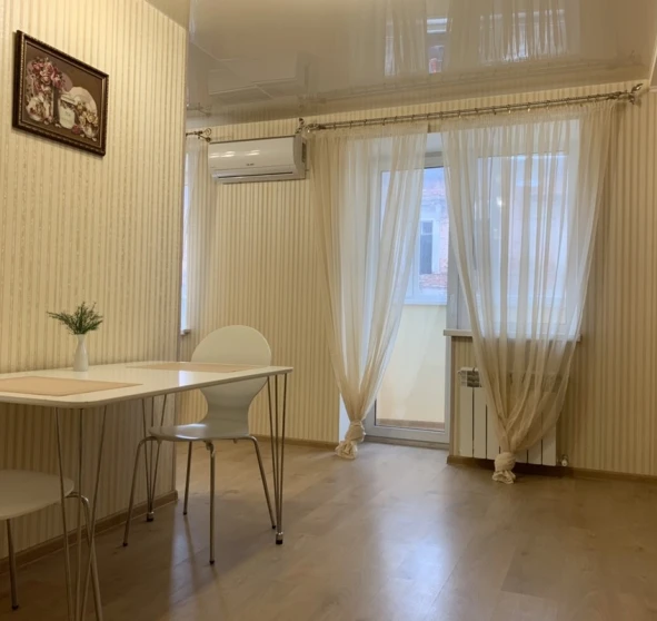 Fotografie 1. Garsonieră apartament, de închiriat. Poltava Шевченковский (Октябрьский)