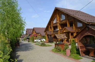 Photo House, for sale. Melnyky