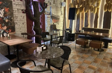 Foto Comercial, para alquilar. Kyiv Печерский , Ploshcha Ukrains'kykh Heroiv