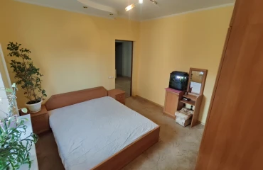 Fotografie Trei Camere apartament, de vânzare. Kyiv Голосеевский, Iprodrom