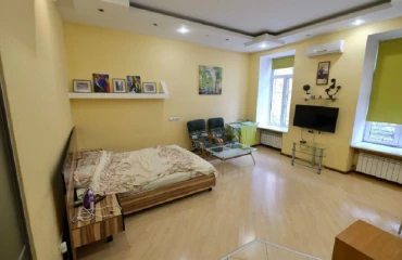 Foto Monoambiente piso, para alquilar. Kyiv Печерский район, Ploshcha Ukrains'kykh Heroiv