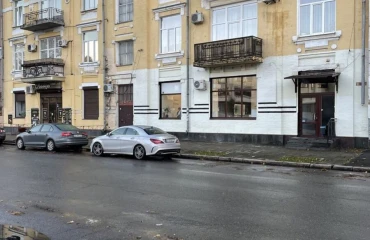 Zdjęcie Trzypokojowe mieszkanie, na sprzedaż. Poltava