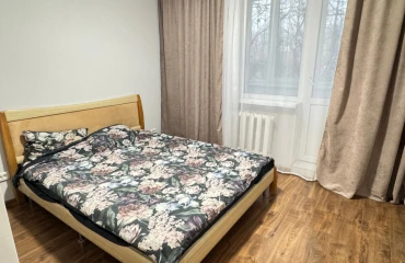 Фото Трехкомнатная квартира, аренда. Киев Дарницкий