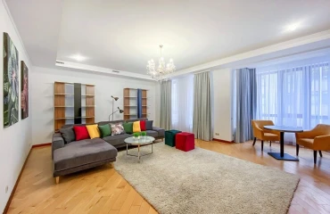 Foto Cuatro Ambientes piso, para alquilar. Kyiv Печерский район, Khreshchatyk