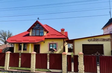 Photo House, for sale. Khodoriv