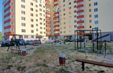 Zdjęcie Czteropokojowe mieszkanie, na sprzedaż. Poltava Подольский