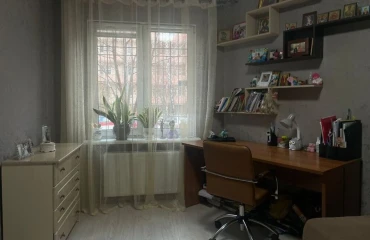 Foto Monoambiente piso, en venta. Kyiv Голосеевский, Vystavkovyi tsentr