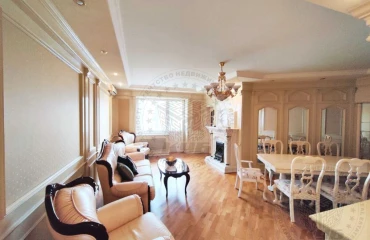 Foto Cuatro Ambientes piso, en venta. Kyiv , Maidan Nezalezhnosti