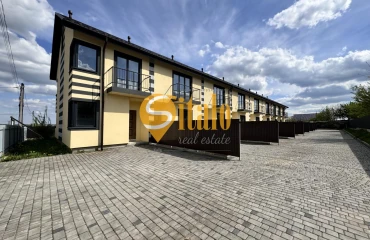 Photo House, for sale. Horenychi
