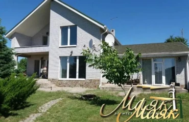 Photo House, for sale. Abrykosivka