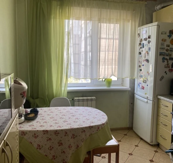 Foto 1. Dos Ambientes piso, en venta. Kyiv Святошинский, Syatoshyn