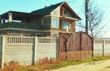 Photo House, for sale. Zakharivka