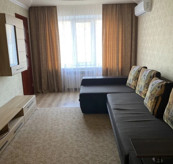 Photo 1. Three-Room flat, to rent. Poltava Подольский
