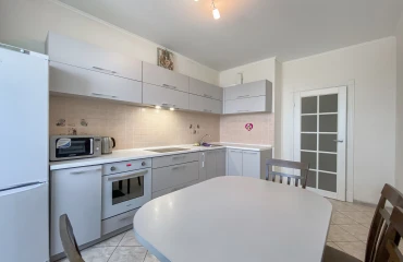 Фото Трехкомнатная квартира, аренда. Киев Оболонский район, Оболонь