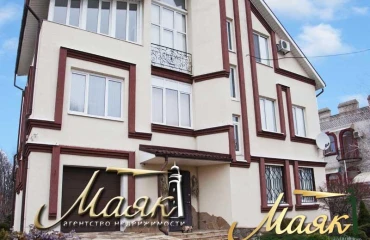 Photo House, for sale. Abrykosivka