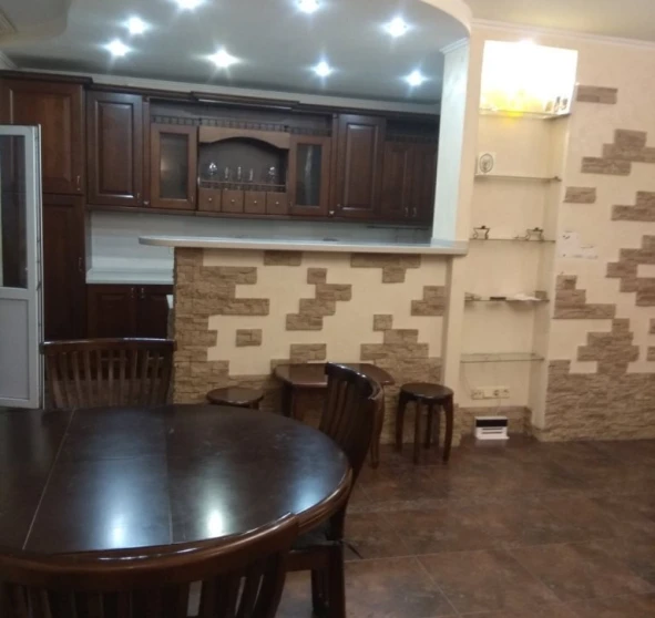 Фото 1. Трикімнатна квартира, продаж. Київ