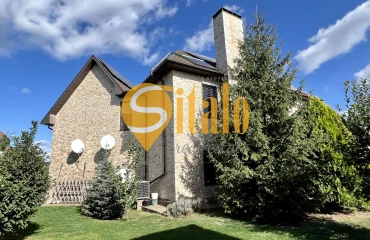 Photo House, for sale. Novi Bezradychi