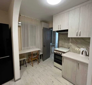 Foto 3. Monoambiente piso, para alquilar. Poltava