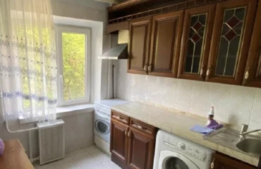 Foto Tres Ambientes piso, para alquilar. Kyiv Деснянский район, Lisova