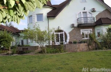 Photo House, for sale. Petropavlivska Borshchahivka