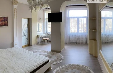 Zdjęcie Czteropokojowe mieszkanie, na sprzedaż. Poltava Киевский