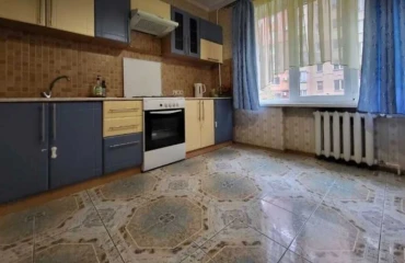 Foto Tres Ambientes piso, para alquilar. Poltava